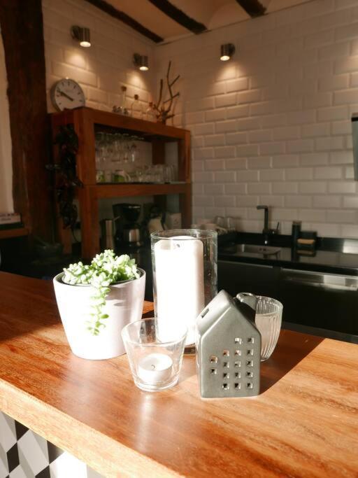 شقة Sea Views In The Heart Of The Old Town كاسترو أورديالس المظهر الخارجي الصورة