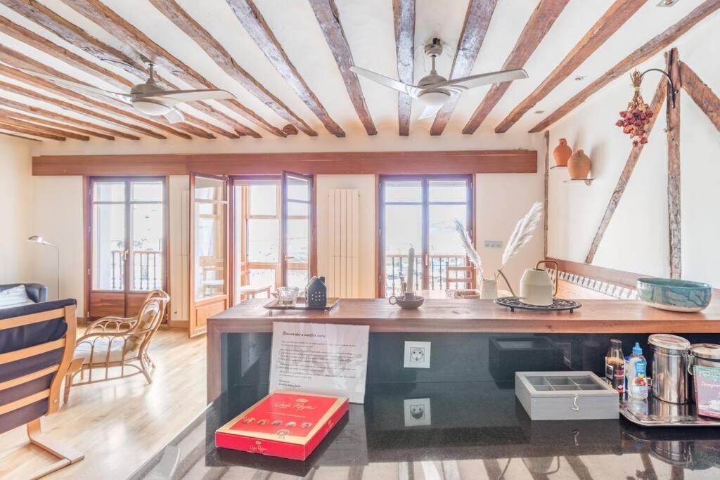 شقة Sea Views In The Heart Of The Old Town كاسترو أورديالس المظهر الخارجي الصورة