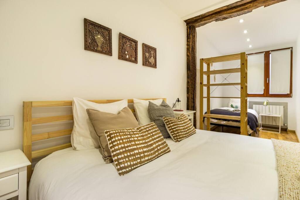 شقة Sea Views In The Heart Of The Old Town كاسترو أورديالس المظهر الخارجي الصورة