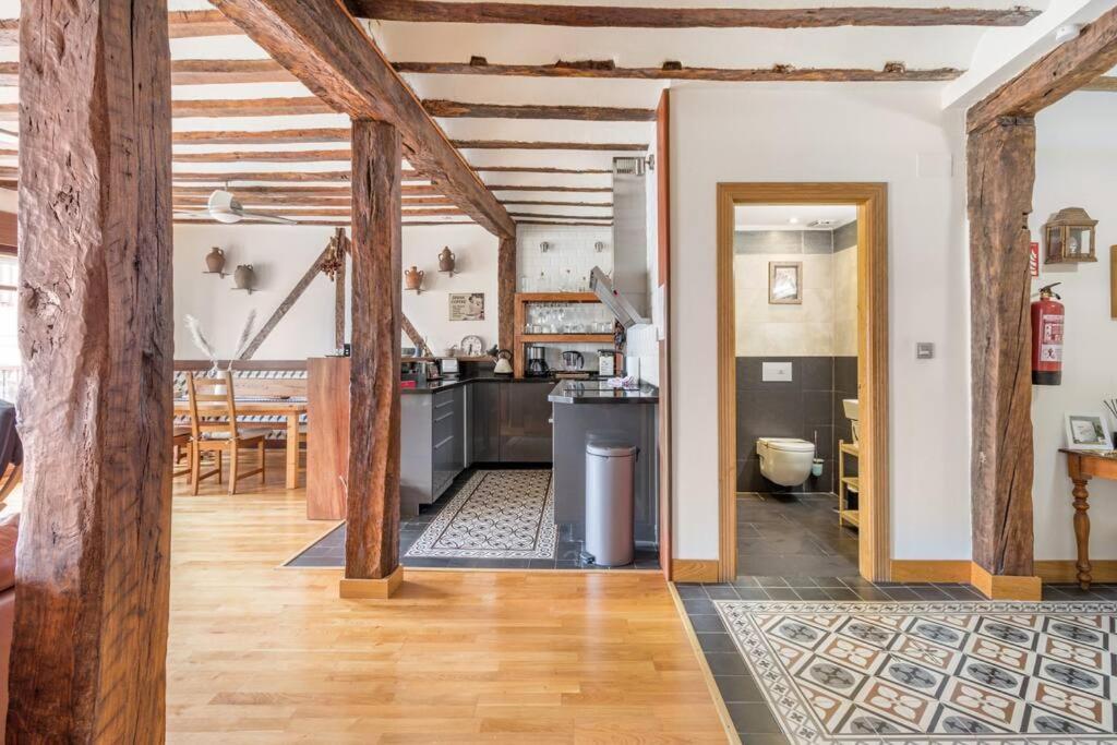 شقة Sea Views In The Heart Of The Old Town كاسترو أورديالس المظهر الخارجي الصورة
