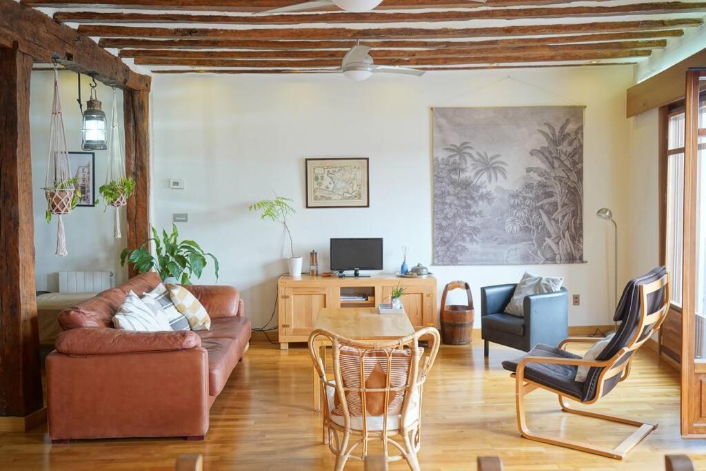 شقة Sea Views In The Heart Of The Old Town كاسترو أورديالس المظهر الخارجي الصورة